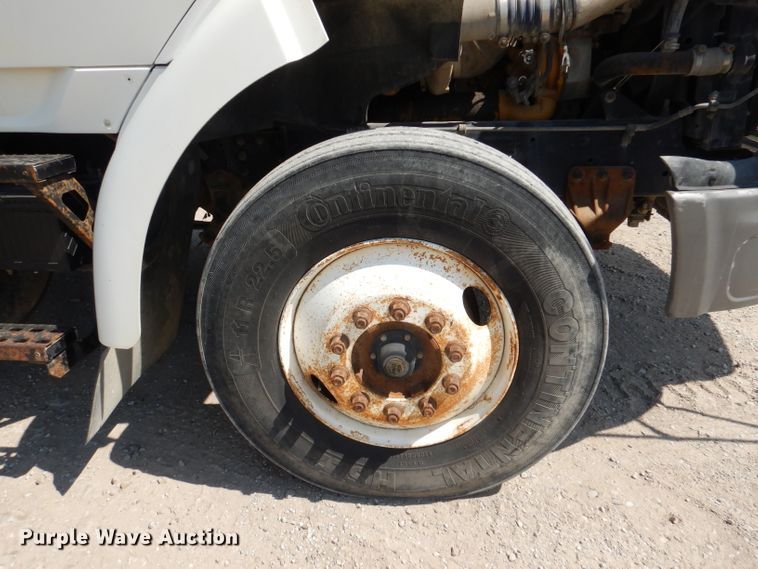 image for item DL3113 1998 Ford Aeromax  semi truck