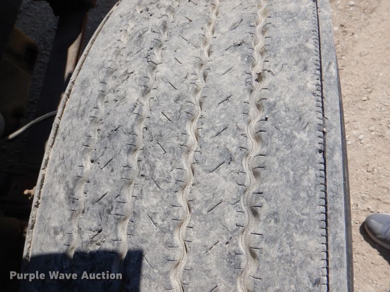 image for item DL3113 1998 Ford Aeromax  semi truck