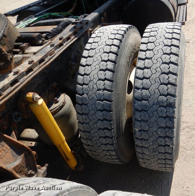 image for item DL3113 1998 Ford Aeromax  semi truck