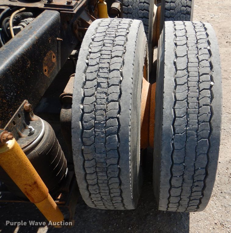 image for item DL3113 1998 Ford Aeromax  semi truck