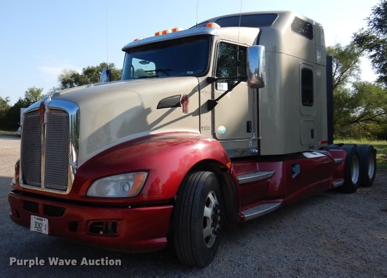 image for item DM5078 2014 Kenworth T660  semi truck