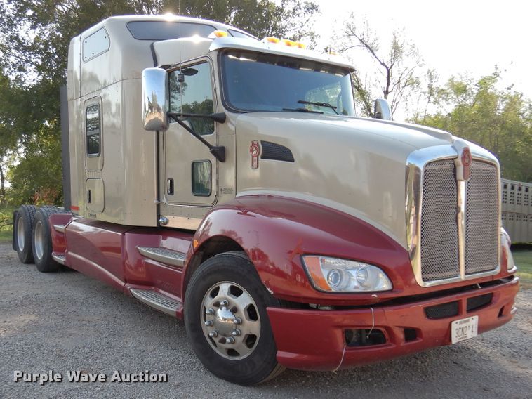 image for item DM5078 2014 Kenworth T660  semi truck