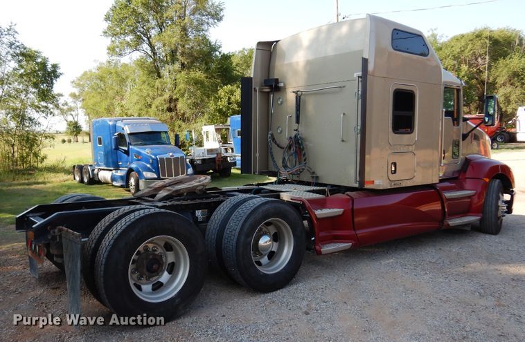 image for item DM5078 2014 Kenworth T660  semi truck
