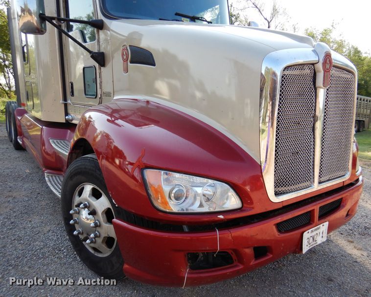 image for item DM5078 2014 Kenworth T660  semi truck
