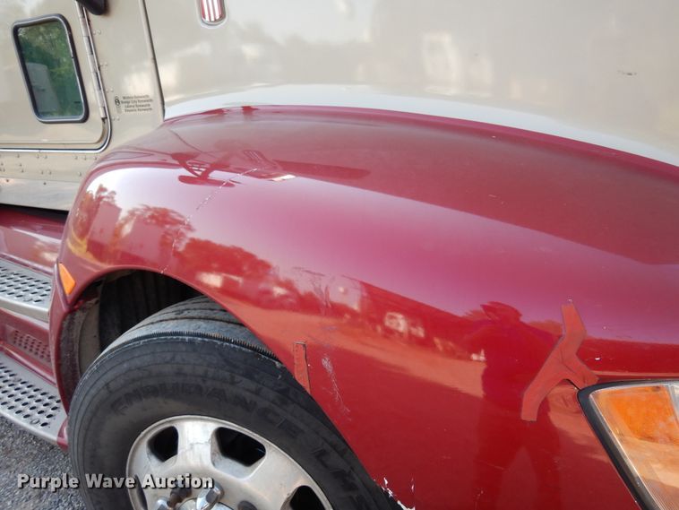 image for item DM5078 2014 Kenworth T660  semi truck