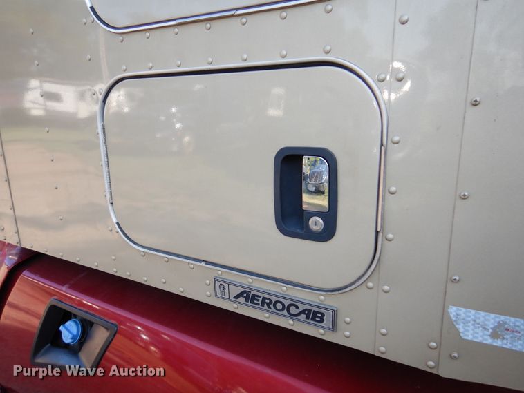 image for item DM5078 2014 Kenworth T660  semi truck