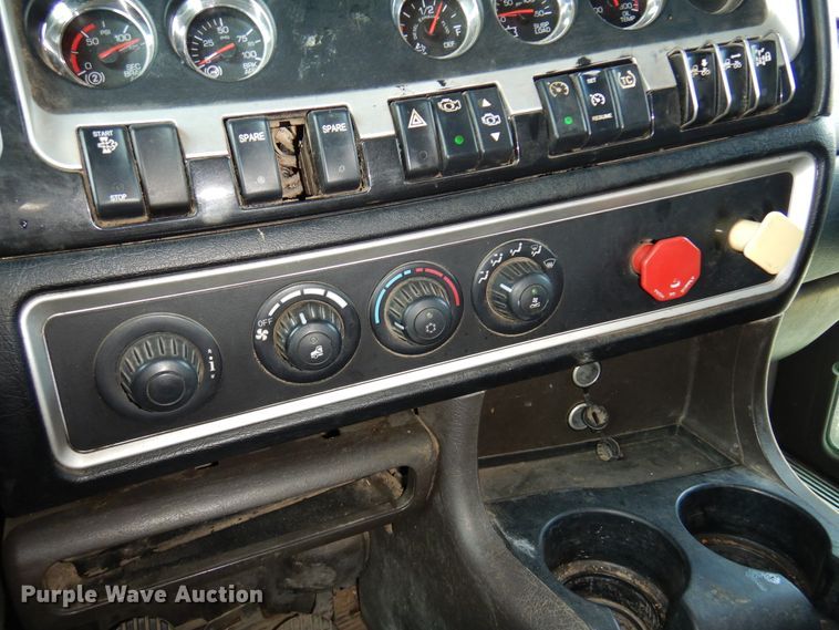 image for item DM5078 2014 Kenworth T660  semi truck