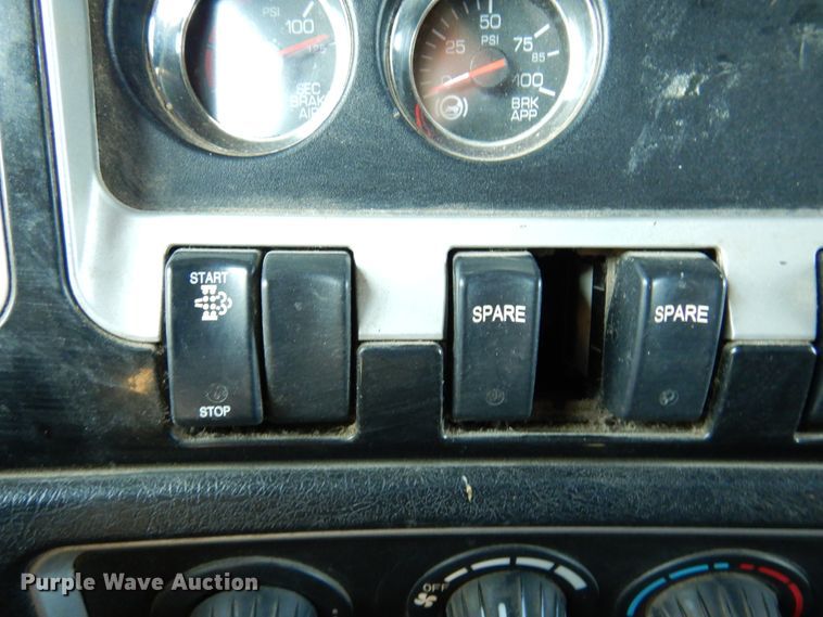 image for item DM5078 2014 Kenworth T660  semi truck