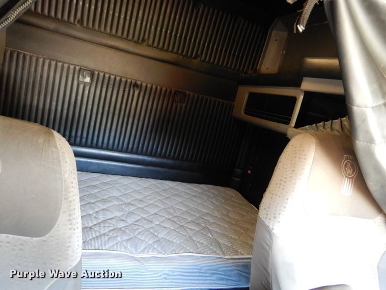 image for item DM5078 2014 Kenworth T660  semi truck