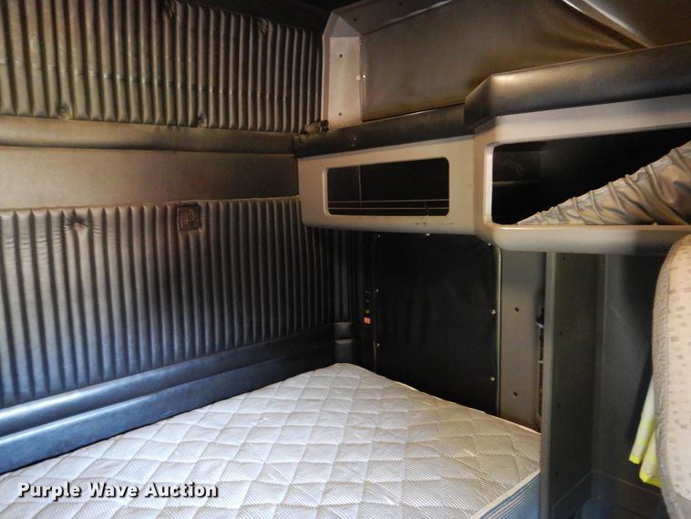 image for item DM5078 2014 Kenworth T660  semi truck