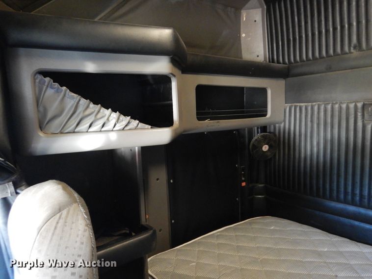 image for item DM5078 2014 Kenworth T660  semi truck