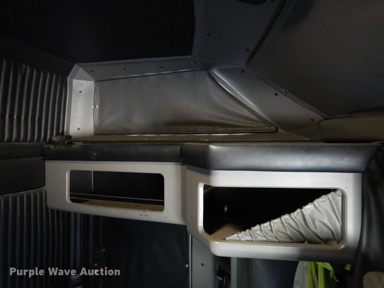 image for item DM5078 2014 Kenworth T660  semi truck