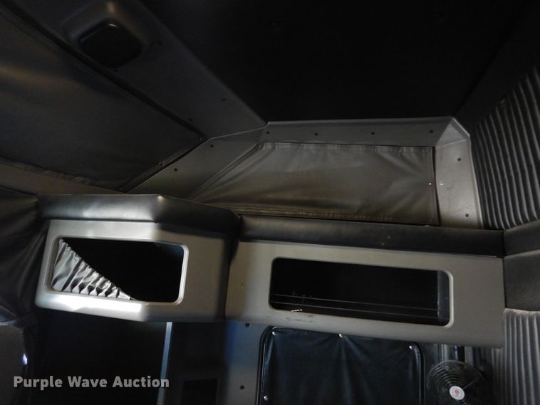 image for item DM5078 2014 Kenworth T660  semi truck