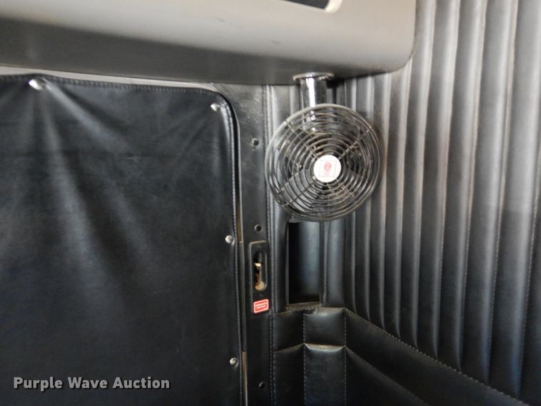 image for item DM5078 2014 Kenworth T660  semi truck