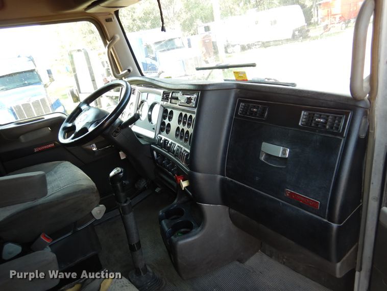 image for item DM5078 2014 Kenworth T660  semi truck
