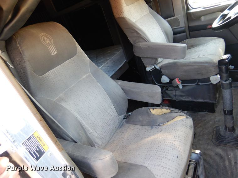 image for item DM5078 2014 Kenworth T660  semi truck