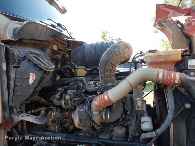 image for item DM5078 2014 Kenworth T660  semi truck