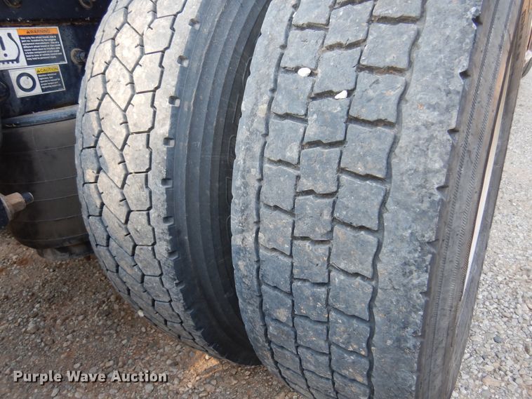 image for item DM5078 2014 Kenworth T660  semi truck