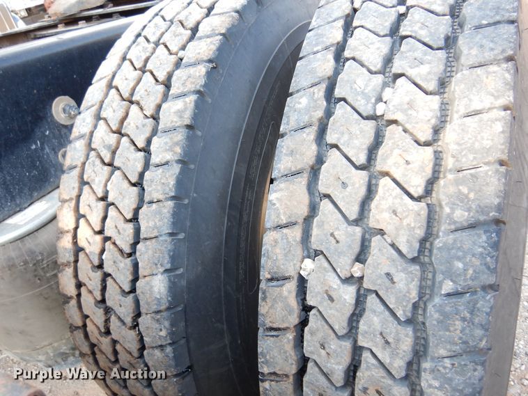 image for item DM5078 2014 Kenworth T660  semi truck