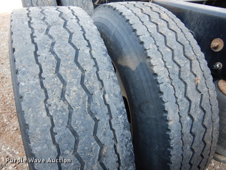 image for item DM5078 2014 Kenworth T660  semi truck