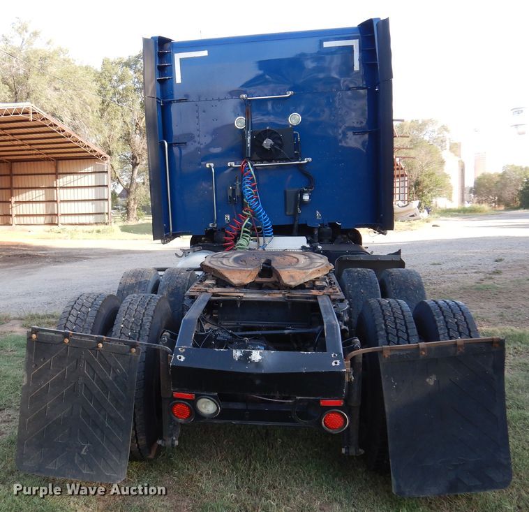 image for item DM5079 2015 Peterbilt 579  semi truck