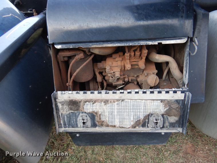 image for item DM5079 2015 Peterbilt 579  semi truck