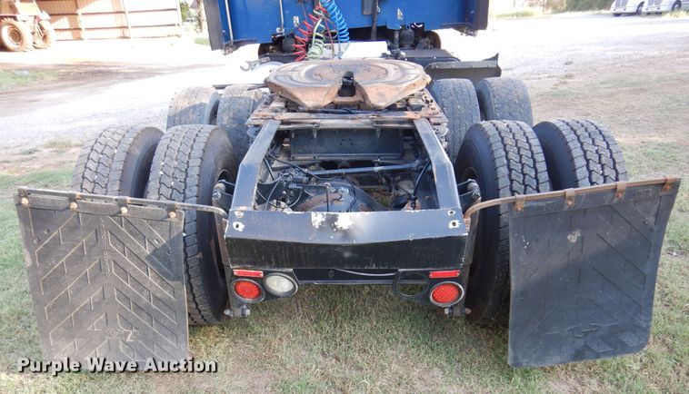 image for item DM5079 2015 Peterbilt 579  semi truck