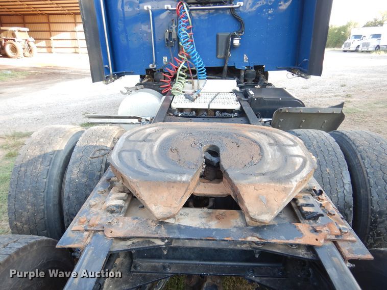 image for item DM5079 2015 Peterbilt 579  semi truck