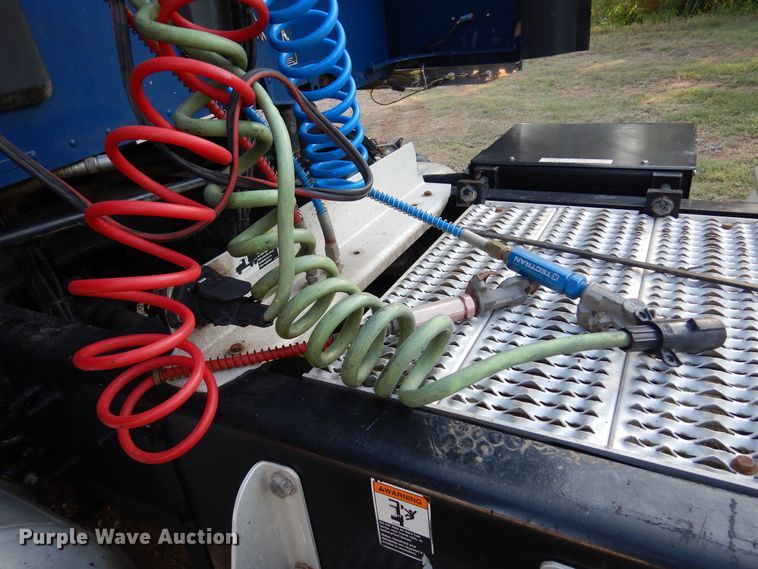 image for item DM5079 2015 Peterbilt 579  semi truck