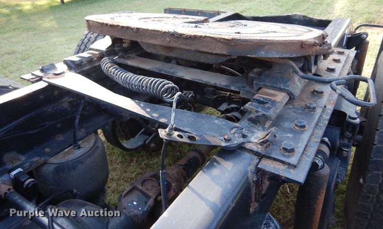 image for item DM5079 2015 Peterbilt 579  semi truck