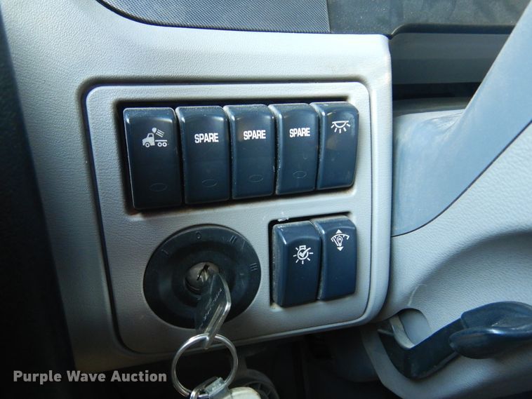 image for item DM5079 2015 Peterbilt 579  semi truck