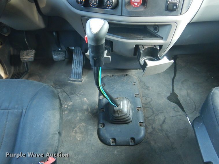 image for item DM5079 2015 Peterbilt 579  semi truck