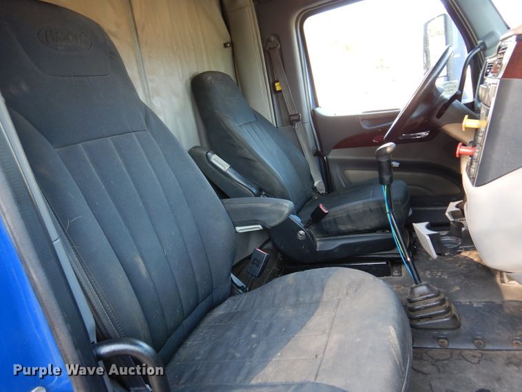image for item DM5079 2015 Peterbilt 579  semi truck