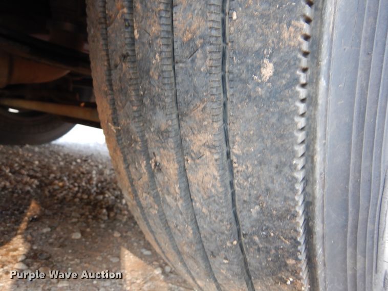 image for item DM5079 2015 Peterbilt 579  semi truck