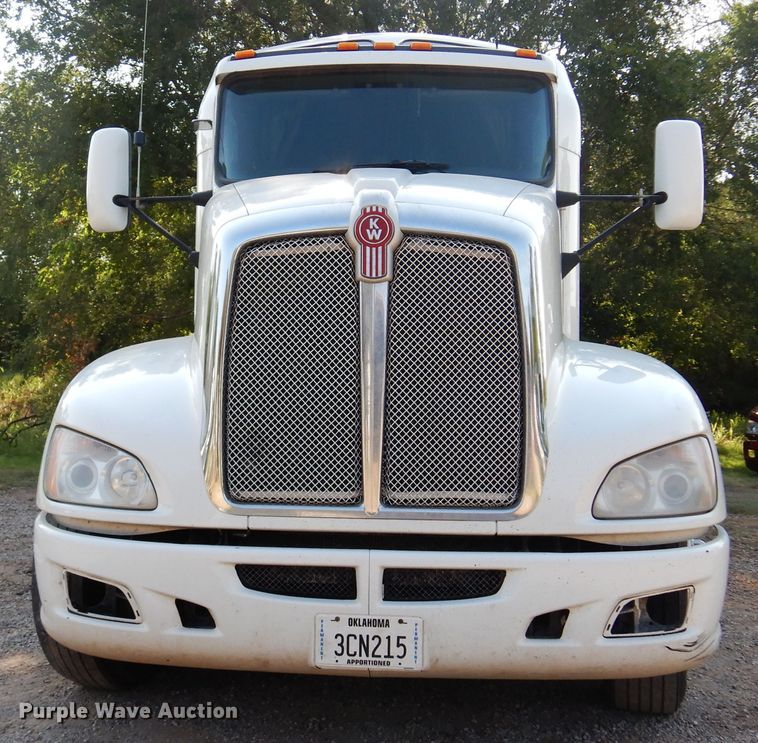 image for item DM5080 2012 Kenworth T660  semi truck