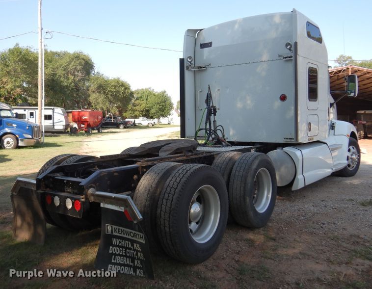 image for item DM5080 2012 Kenworth T660  semi truck