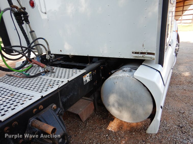 image for item DM5080 2012 Kenworth T660  semi truck