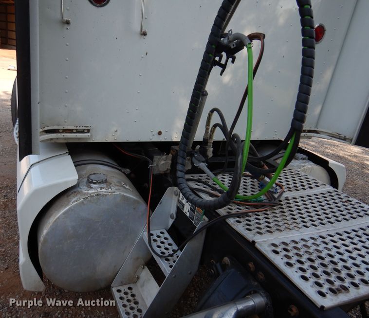 image for item DM5080 2012 Kenworth T660  semi truck