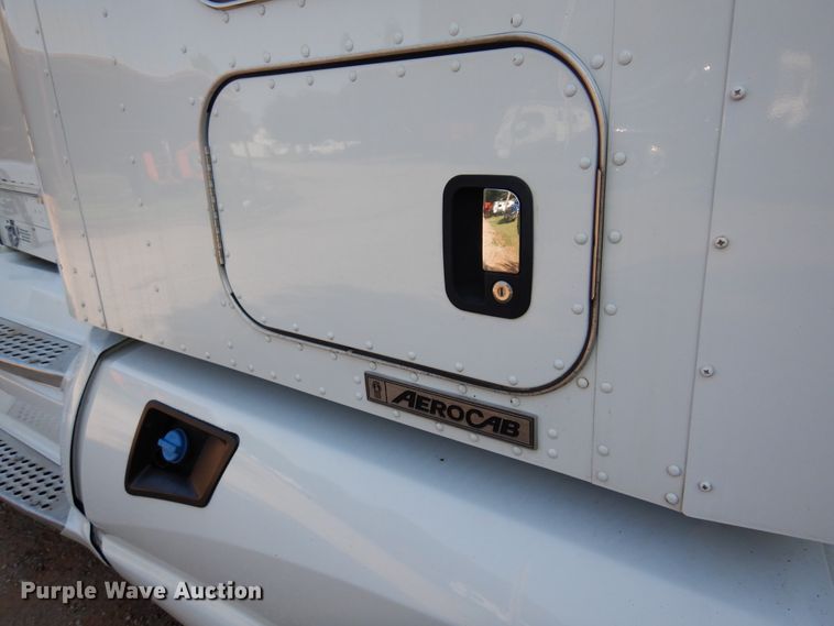 image for item DM5080 2012 Kenworth T660  semi truck