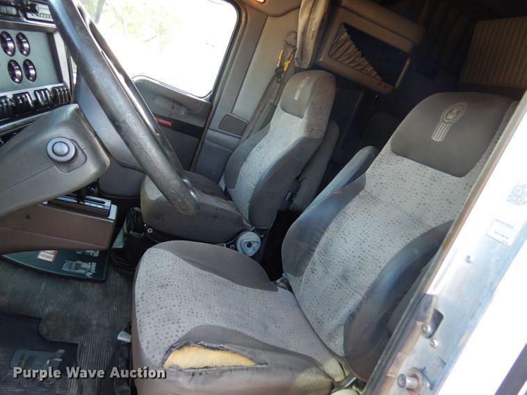 image for item DM5080 2012 Kenworth T660  semi truck