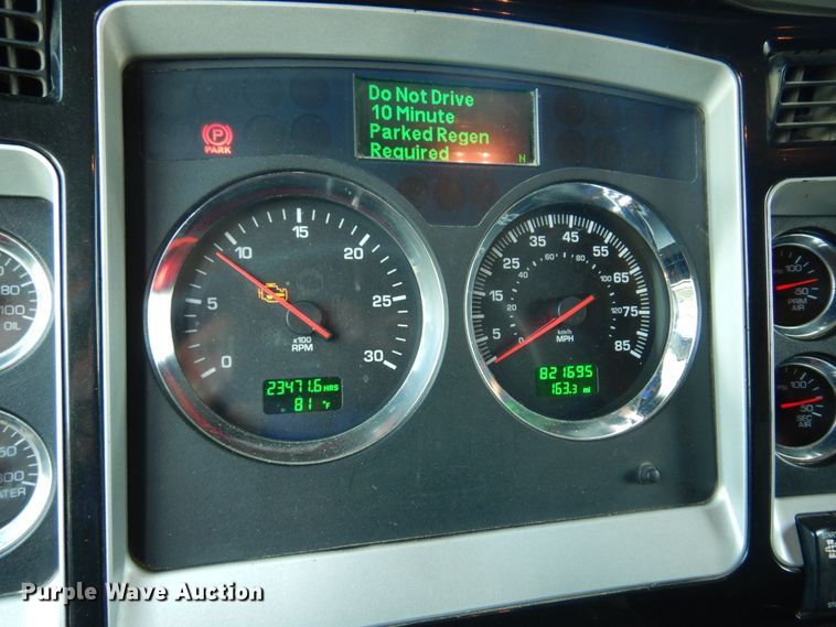 image for item DM5080 2012 Kenworth T660  semi truck