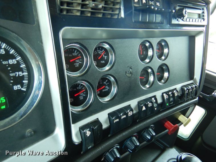 image for item DM5080 2012 Kenworth T660  semi truck