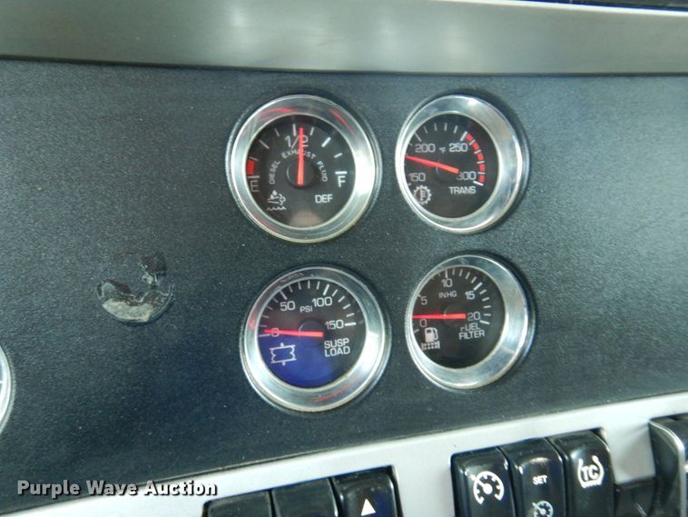 image for item DM5080 2012 Kenworth T660  semi truck