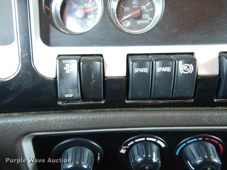 image for item DM5080 2012 Kenworth T660  semi truck