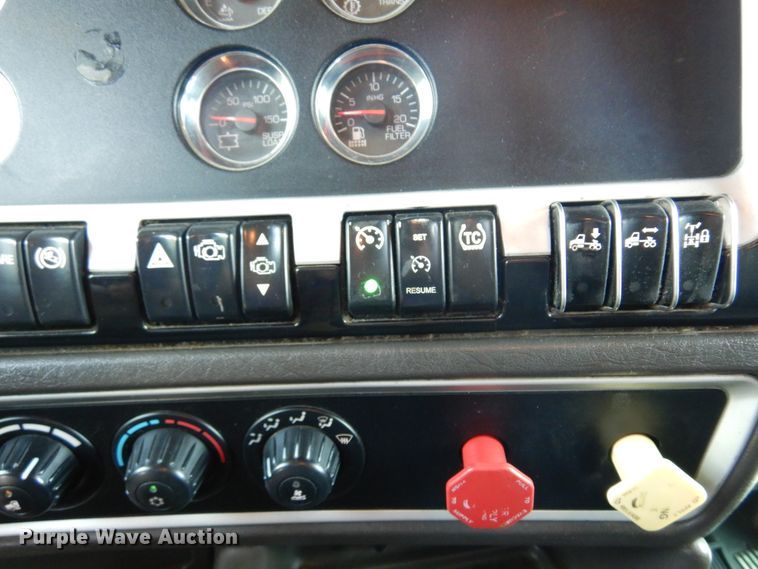 image for item DM5080 2012 Kenworth T660  semi truck