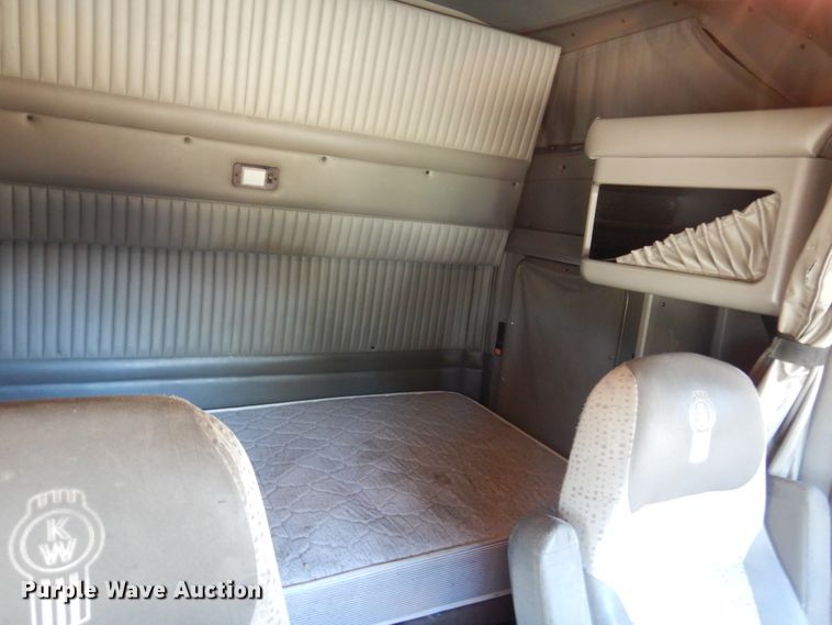 image for item DM5080 2012 Kenworth T660  semi truck