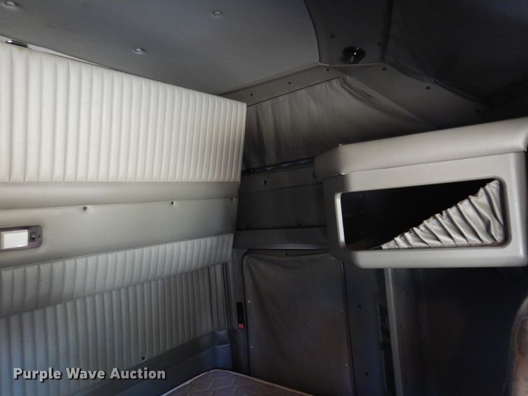 image for item DM5080 2012 Kenworth T660  semi truck