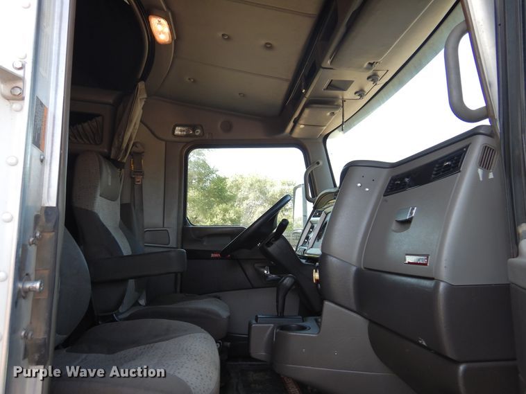 image for item DM5080 2012 Kenworth T660  semi truck