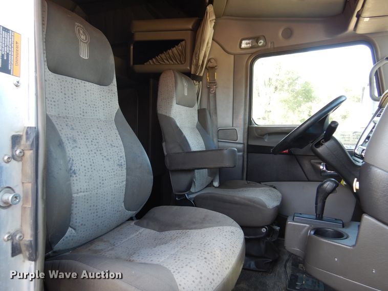 image for item DM5080 2012 Kenworth T660  semi truck