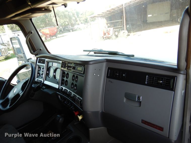 image for item DM5080 2012 Kenworth T660  semi truck